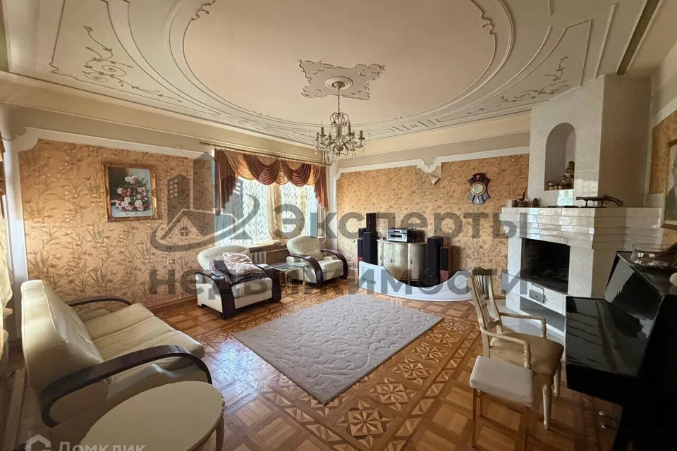 Продаётся 3-этажный дом, 438 м²