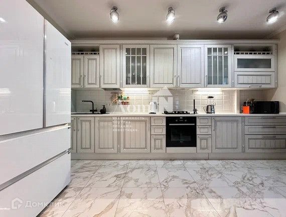 Продаётся 3-комнатная квартира, 105 м²