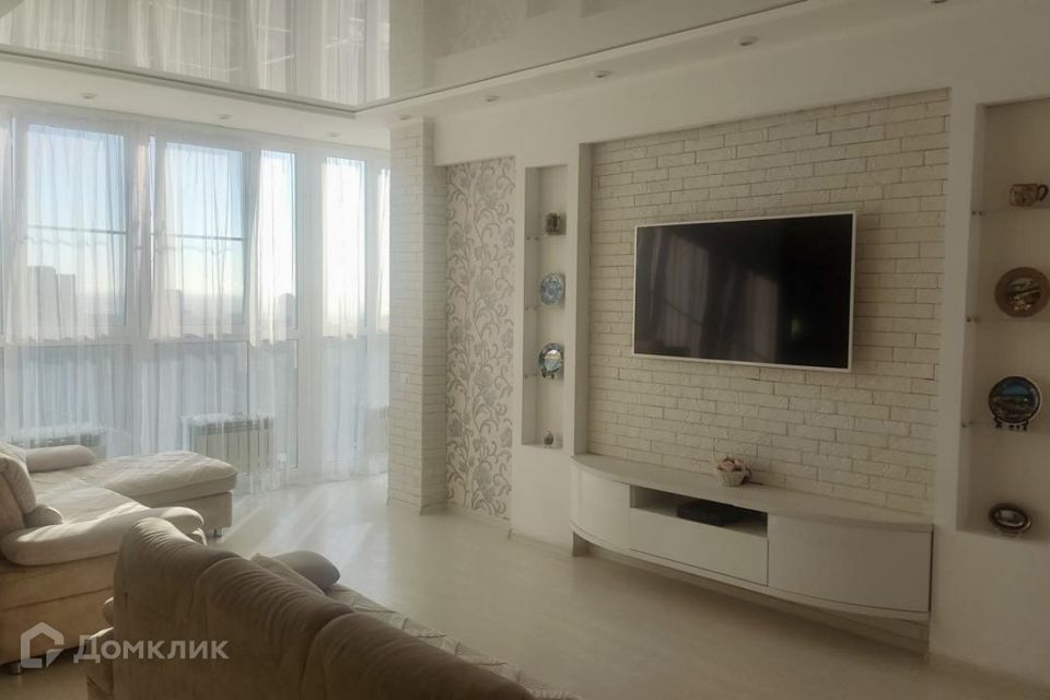 Продаётся 3-комнатная квартира, 104 м²