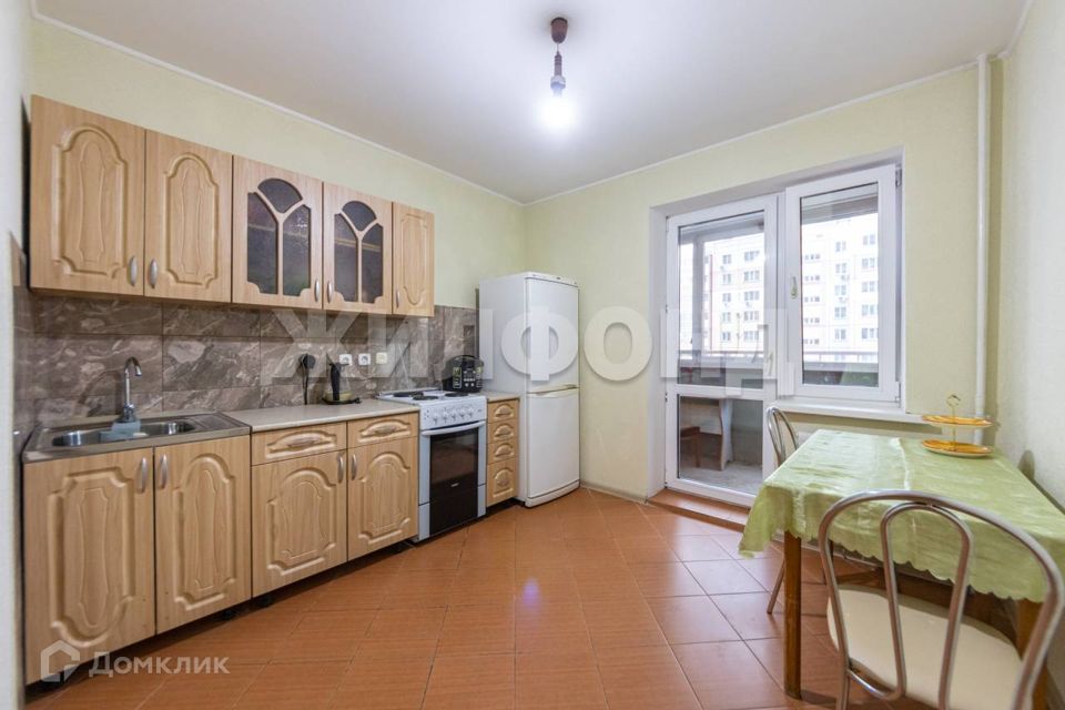 Продаётся 1-комнатная квартира, 37.4 м²