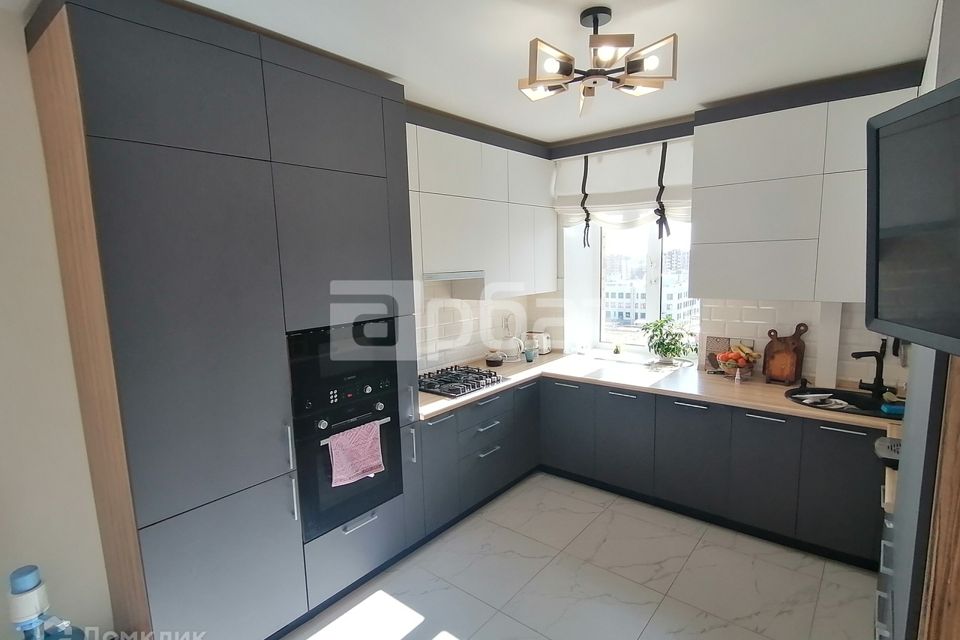 Продаётся 3-комнатная квартира, 125 м²
