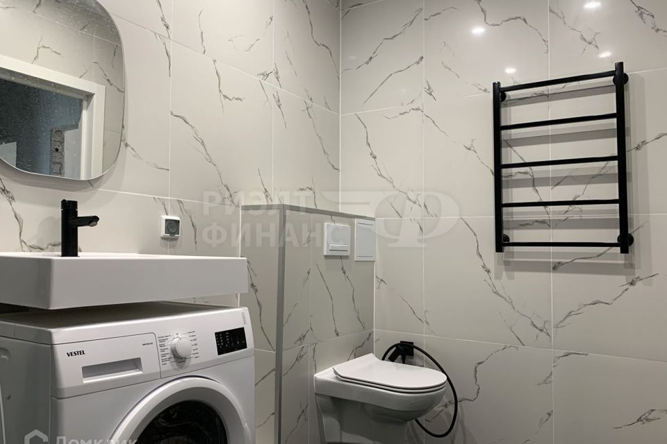 Продаётся 2-комнатная квартира, 65 м²
