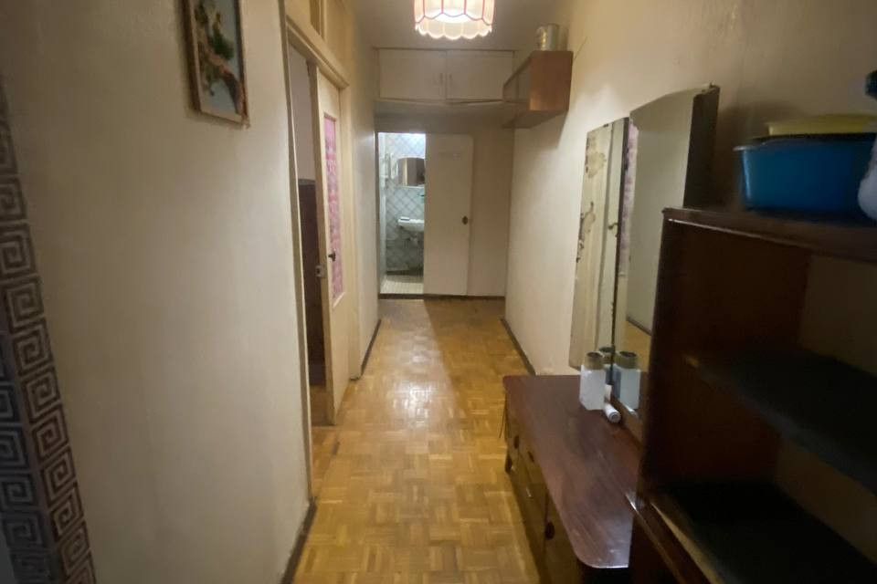 Продаётся 3-комнатная квартира, 60.5 м²
