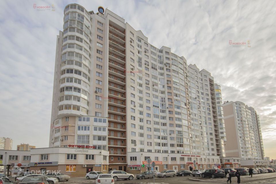 Продаётся 3-комнатная квартира, 104 м²