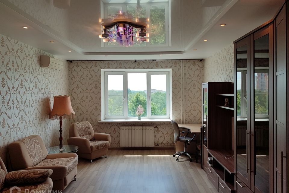 Продаётся 1-комнатная квартира, 57.3 м²