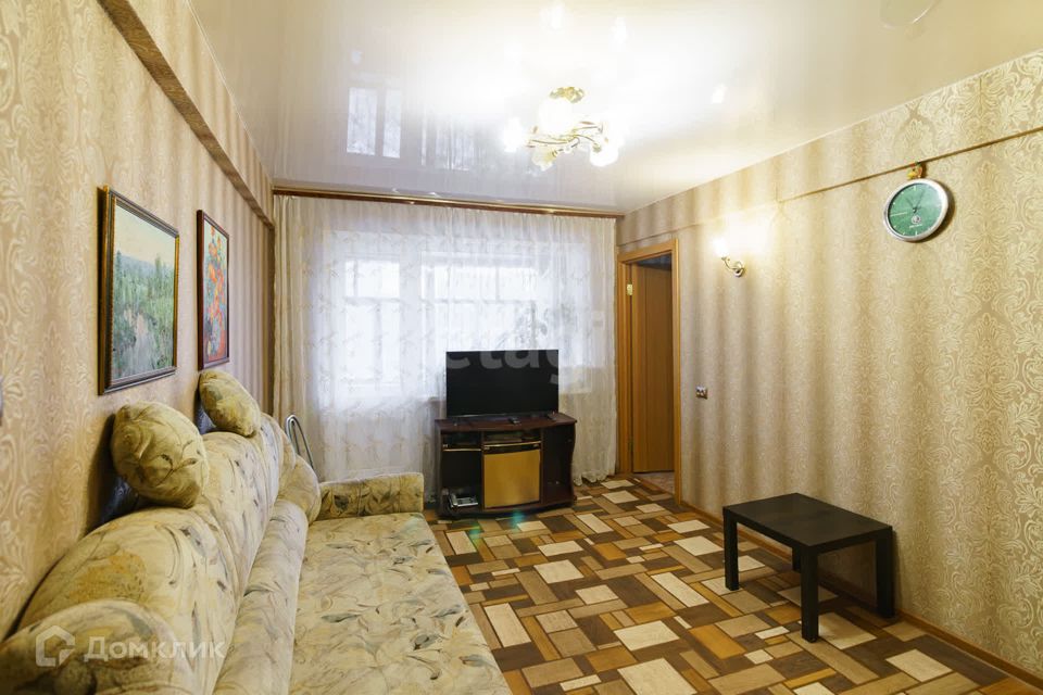 Продаётся 4-комнатная квартира, 58.4 м²