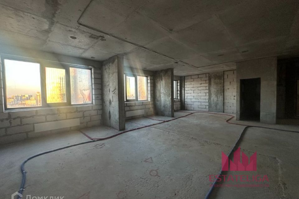 Продаётся 2-комнатная квартира, 83 м²
