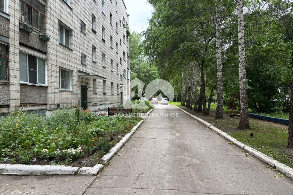 Продаётся 3-комнатная квартира, 65.8 м²
