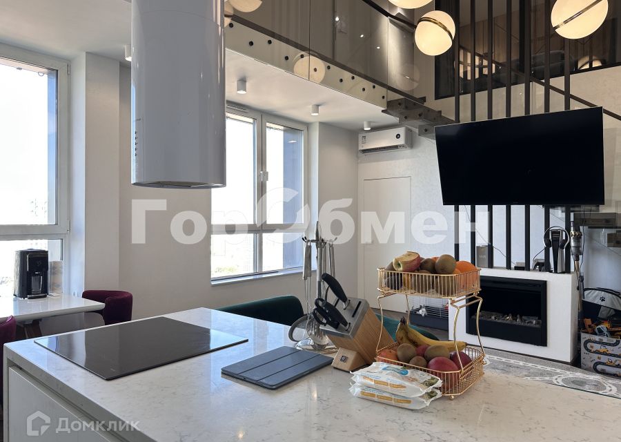 Продаётся 4-комнатная квартира, 105 м²