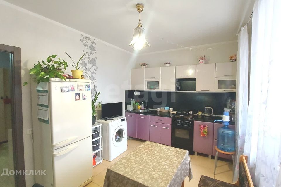 Продаётся 1-комнатная квартира, 42.2 м²