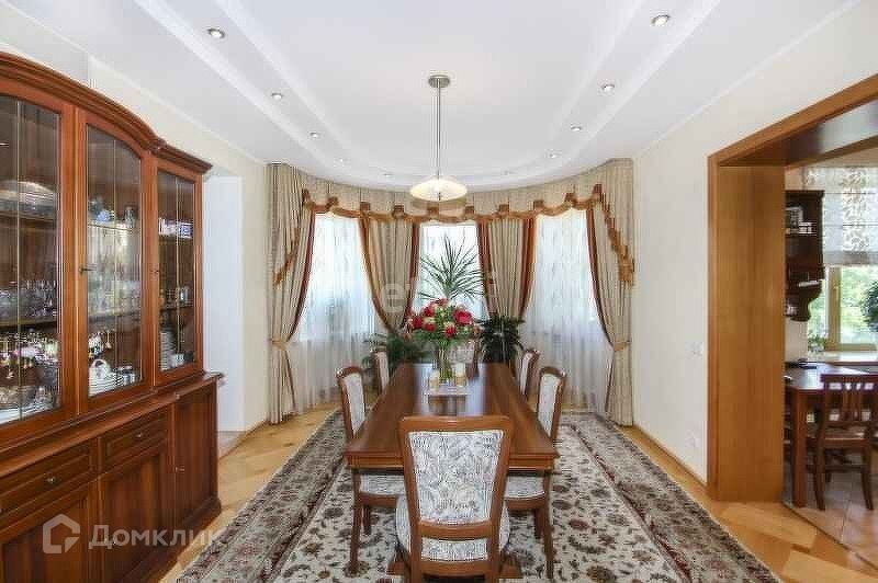 Продаётся 3-комнатная квартира, 165.3 м²