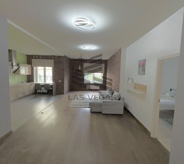 Сдаётся 2-комнатная квартира, 89 м²