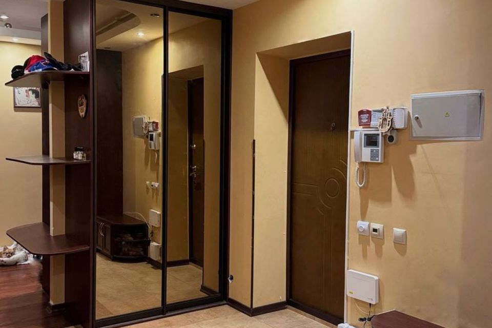 Продаётся 3-комнатная квартира, 107 м²