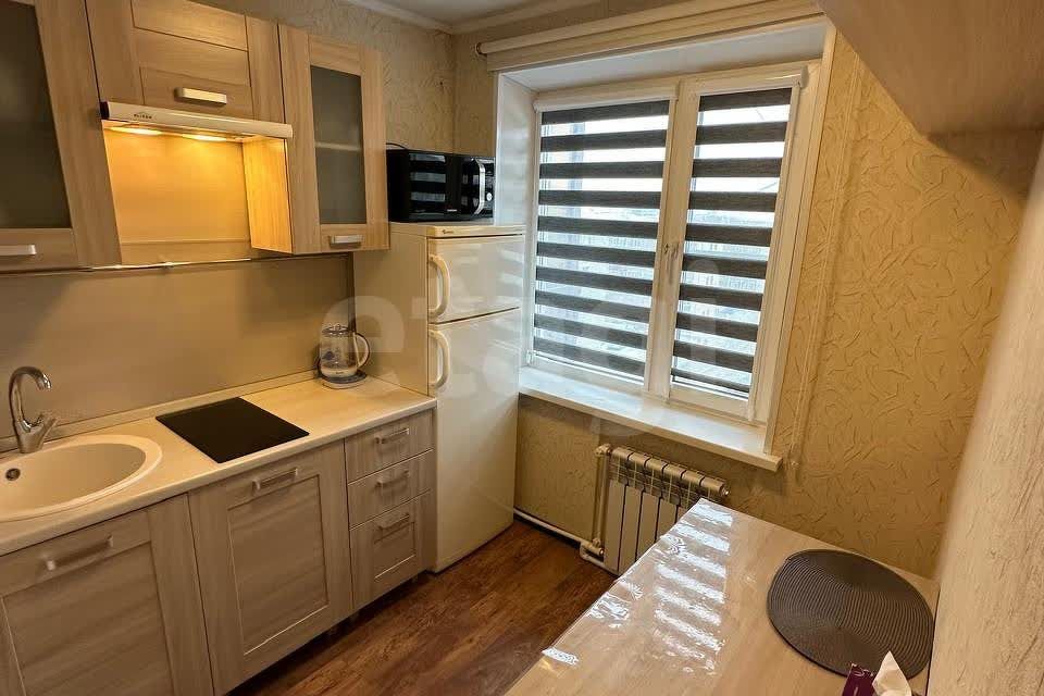 Продаётся 4-комнатная квартира, 61.3 м²