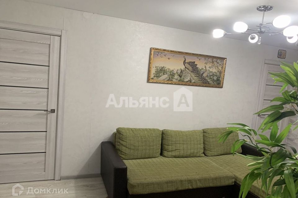 Продаётся 3-комнатная квартира, 42.4 м²