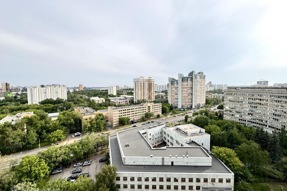 Продаётся 4-комнатная квартира, 130 м²
