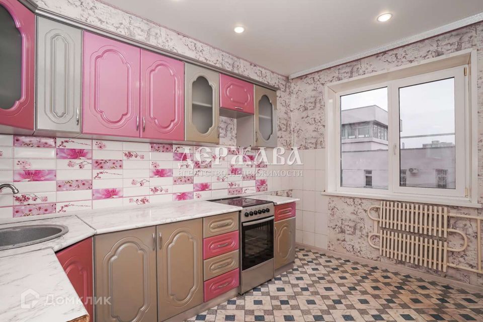Продаётся 4-комнатная квартира, 81 м²