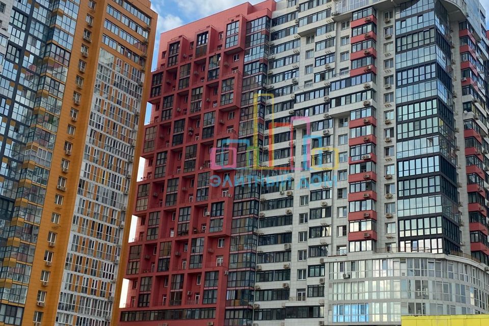 Продаётся 4-комнатная квартира, 130 м²