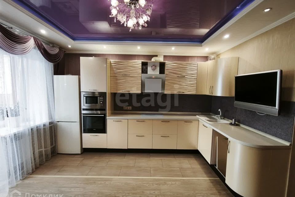 Продаётся 2-комнатная квартира, 71.1 м²