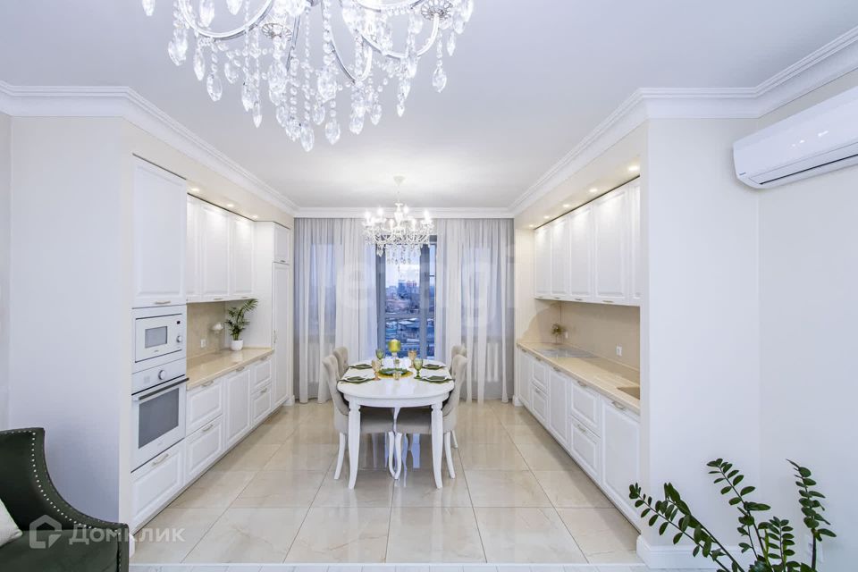 Продаётся 3-комнатная квартира, 106.5 м²