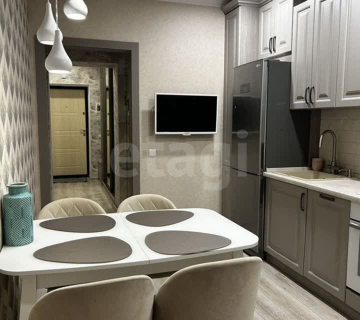 Продаётся 1-комнатная квартира, 43.3 м²