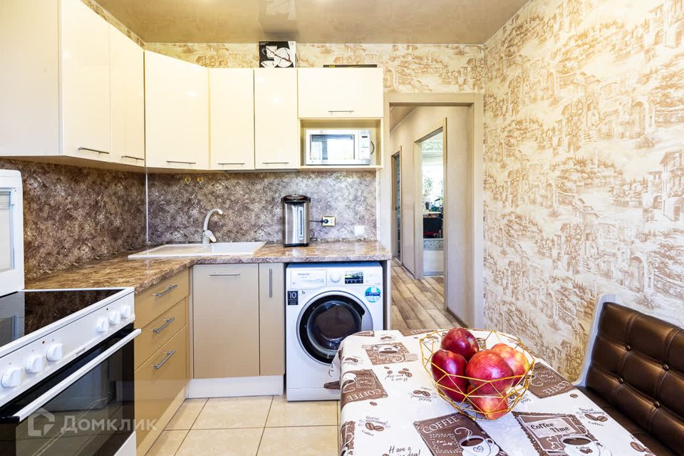 Продаётся 4-комнатная квартира, 71.6 м²