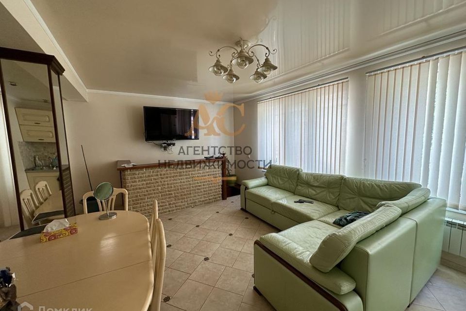 Продаётся 3-комнатная квартира, 146.9 м²