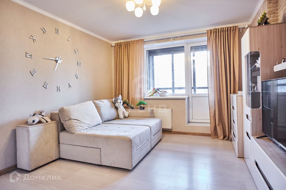 Продаётся 1-комнатная квартира, 42 м²