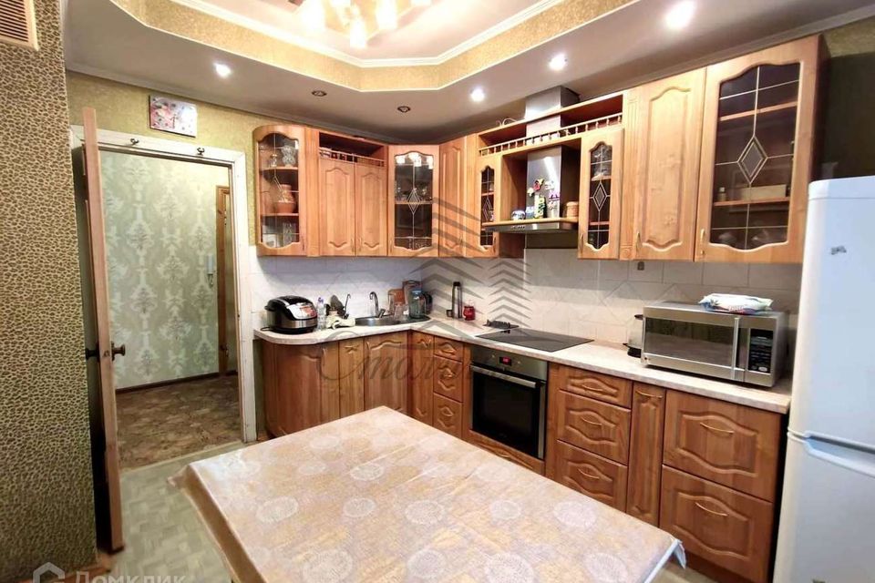 Продаётся 4-комнатная квартира, 81 м²