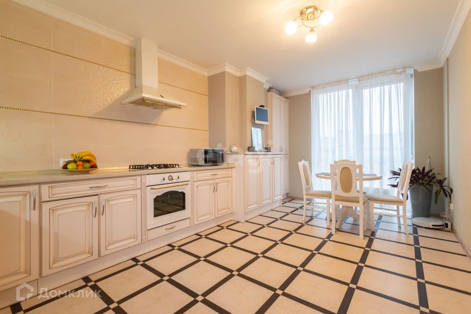 Продаётся 2-комнатная квартира, 76.4 м²