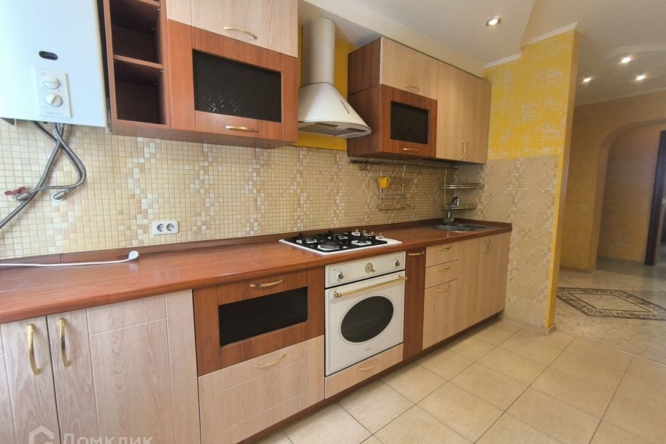 Продаётся 4-комнатная квартира, 76 м²