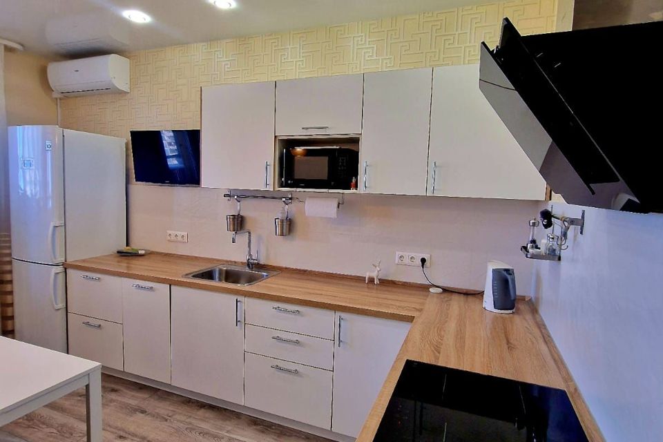 Продаётся 2-комнатная квартира, 74.4 м²