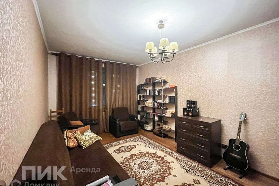 Сдаётся 2-комнатная квартира, 56 м²