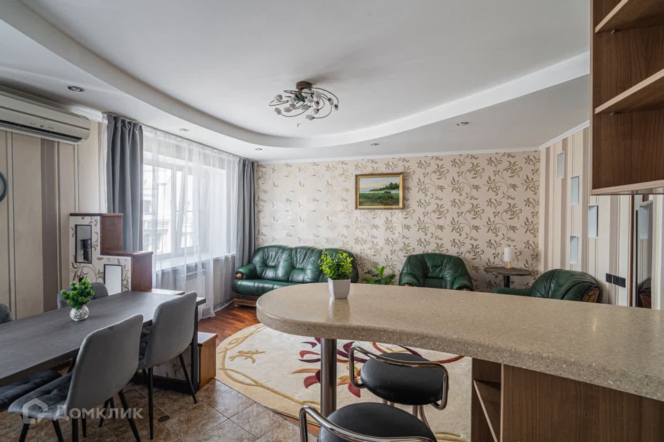 Продаётся 3-комнатная квартира, 123.6 м²