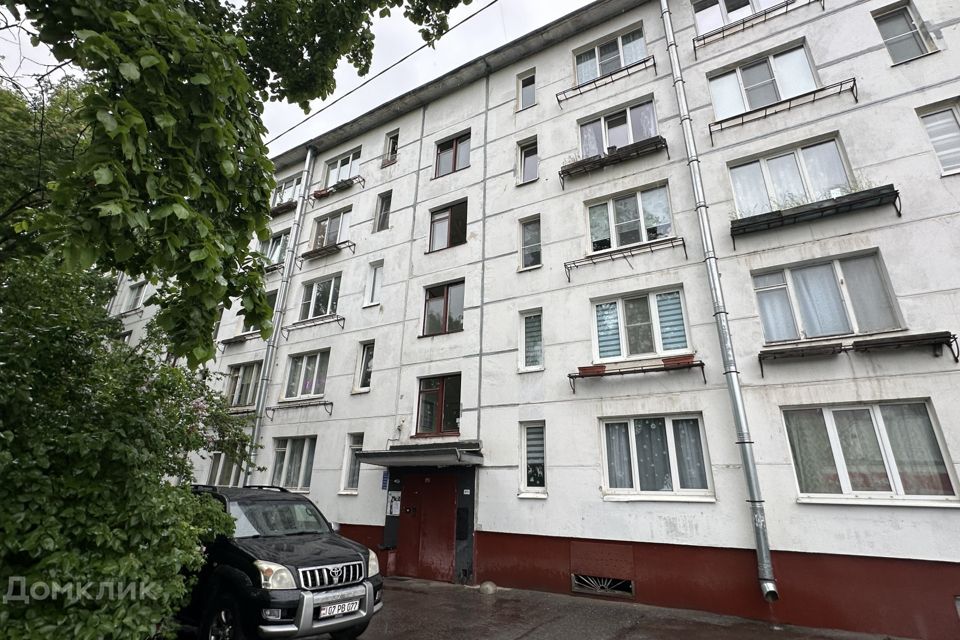 Продаётся 4-комнатная квартира, 49.2 м²