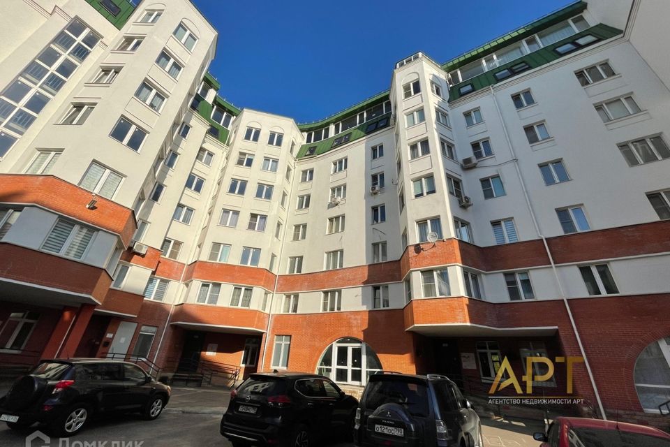 Продаётся 4-комнатная квартира, 161 м²