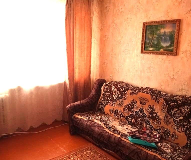 Продаётся 4-комнатная квартира, 61.9 м²