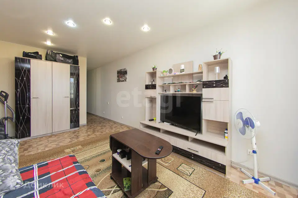 Продаётся 1-комнатная квартира, 38 м²