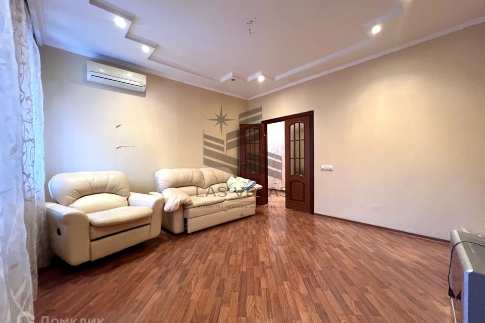 Сдаётся 3-комнатная квартира, 102 м²