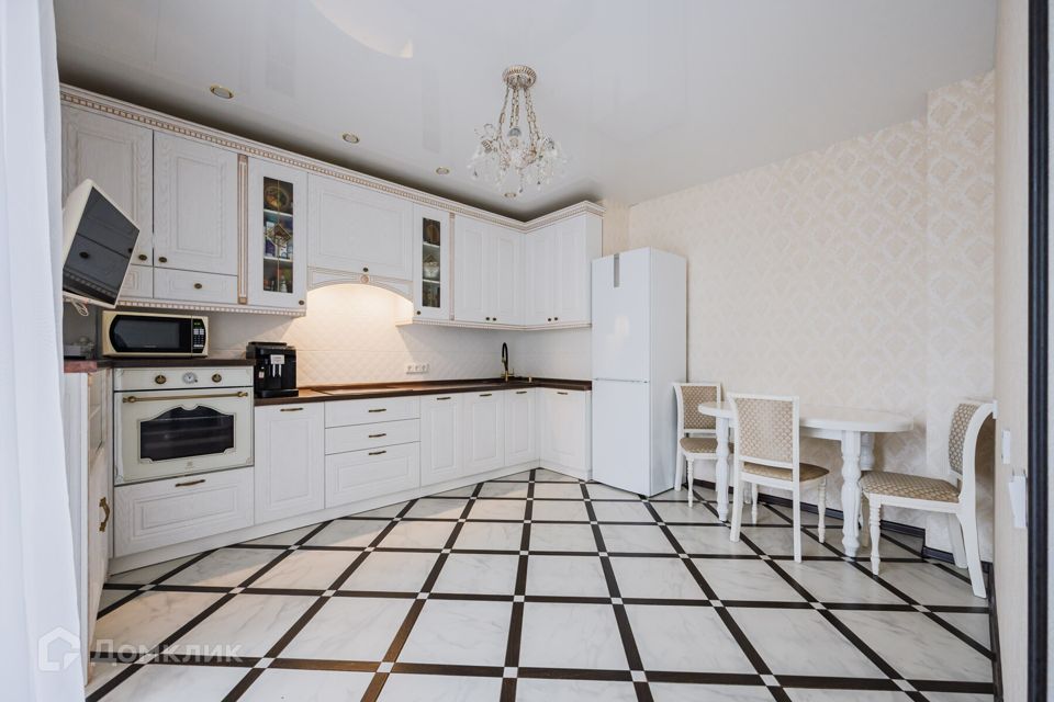 Продаётся 2-комнатная квартира, 70.3 м²