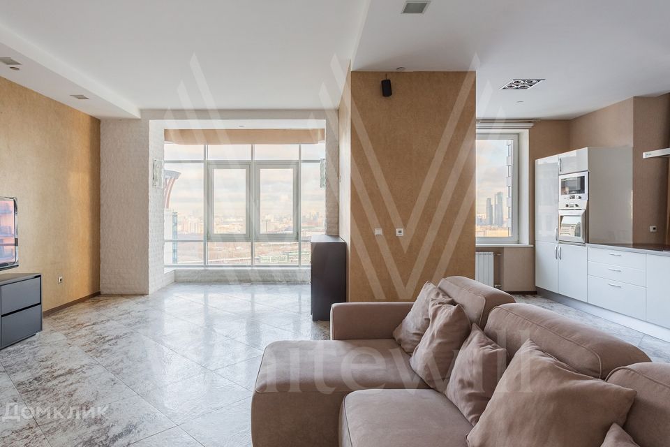 Продаётся 3-комнатная квартира, 186 м²