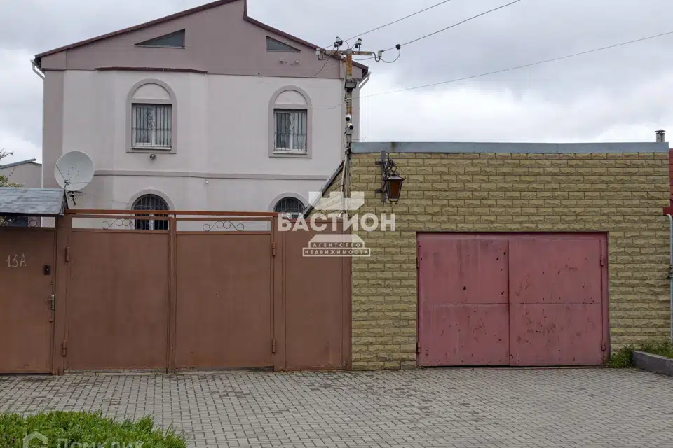 Продаётся 2-этажный дом, 350 м²