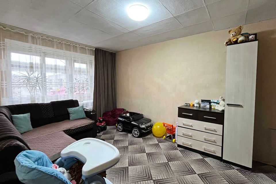 Продаётся 4-комнатная квартира, 59.4 м²