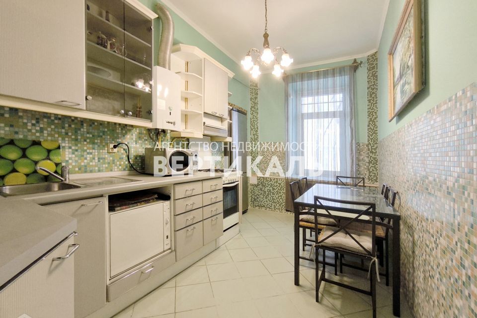 Сдаётся 4-комнатная квартира, 120 м²