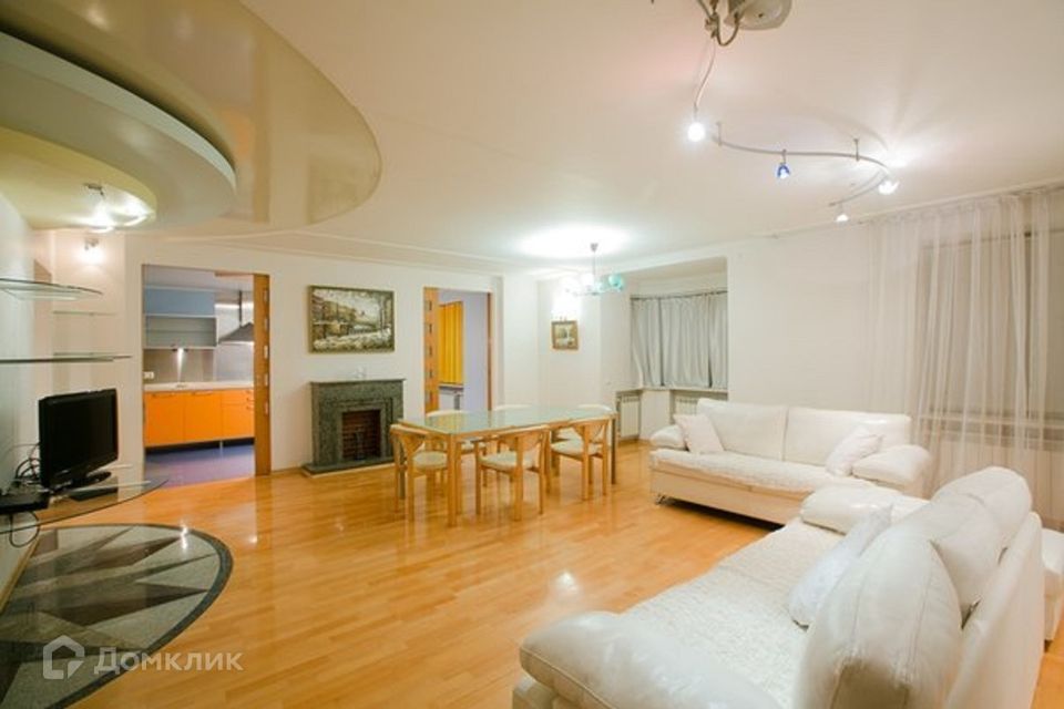 Сдаётся 3-комнатная квартира, 105 м²