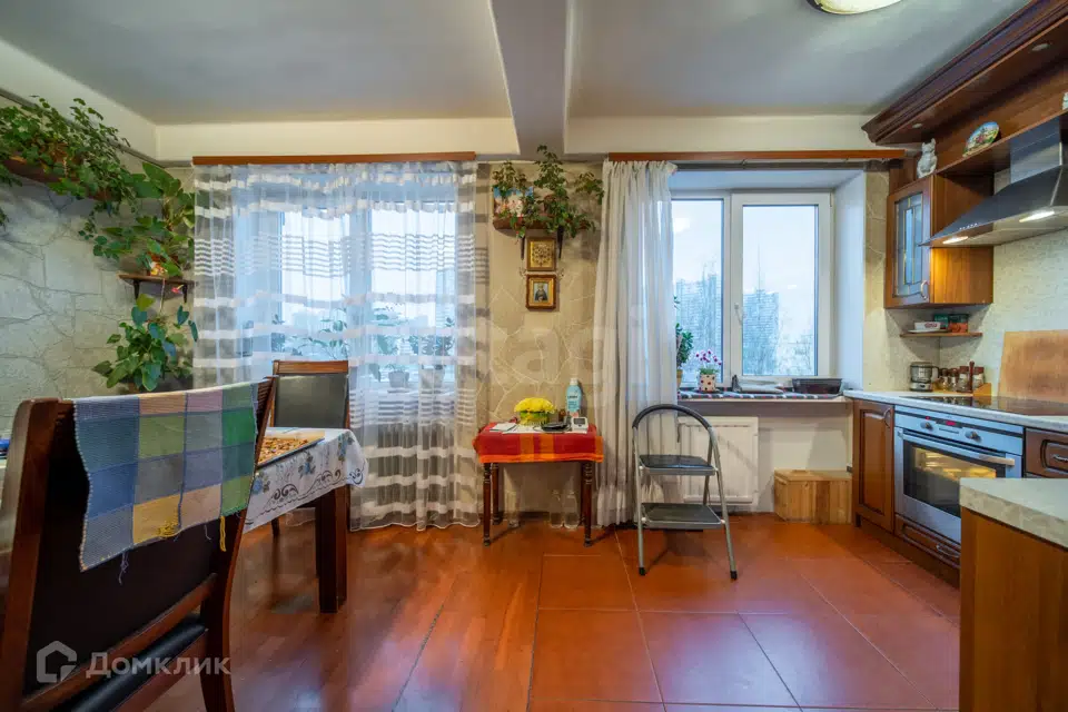 Продаётся 5-комнатная квартира, 101.6 м²