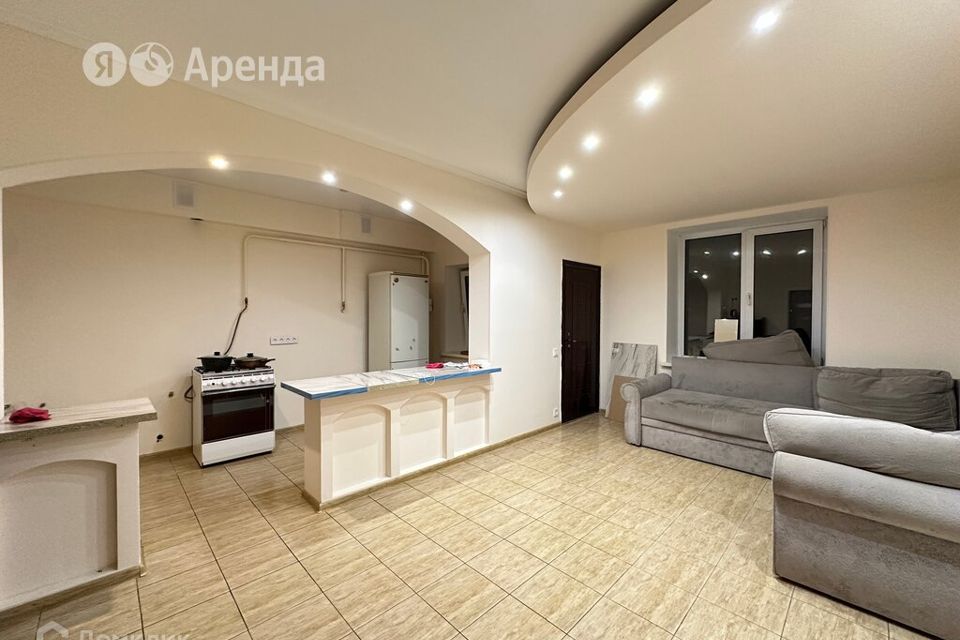 Сдаётся 4-комнатная квартира, 175 м²