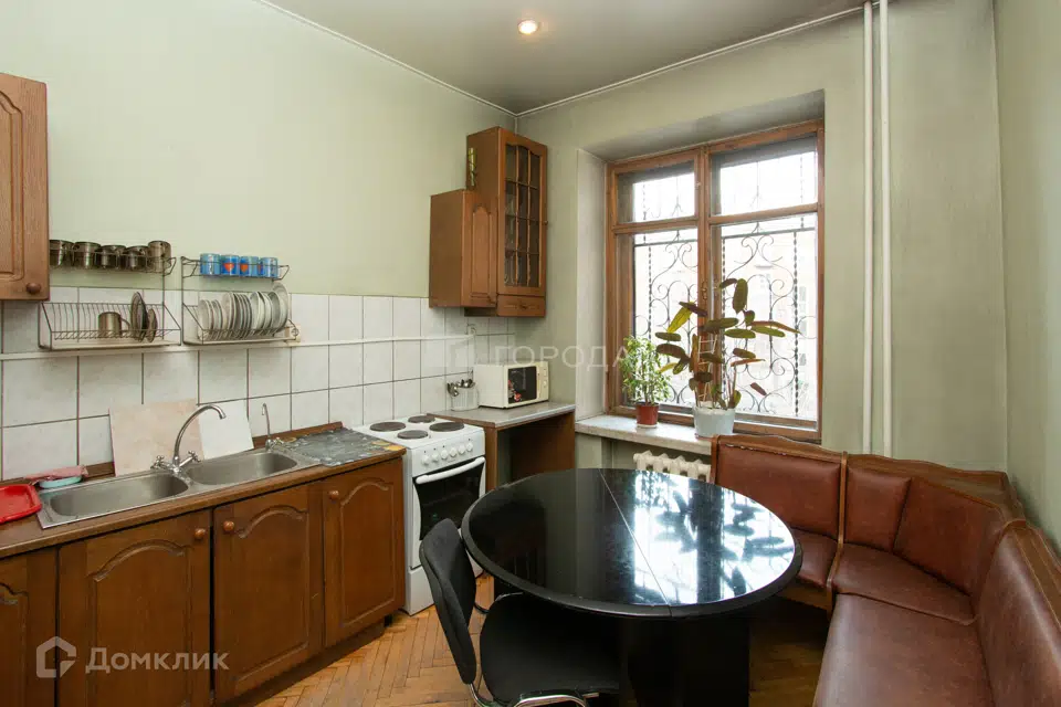 Продаётся 4-комнатная квартира, 106 м²