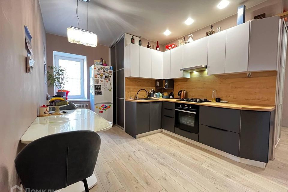 Продаётся 1-комнатная квартира, 48 м²