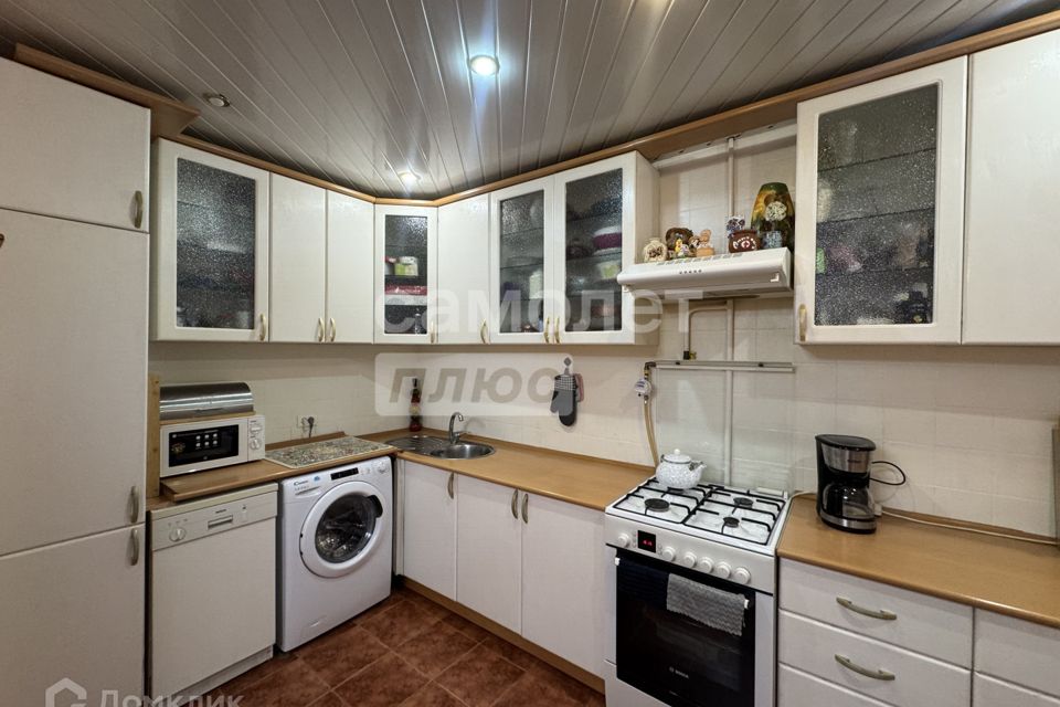 Продаётся 4-комнатная квартира, 75.6 м²